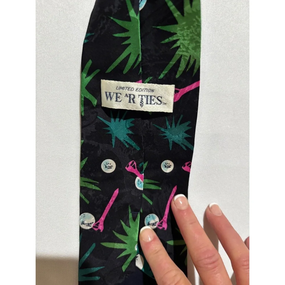 We R Ties Mens Silk‎ Golf Novelty Tie Limited Edition Black Red Green Tropical